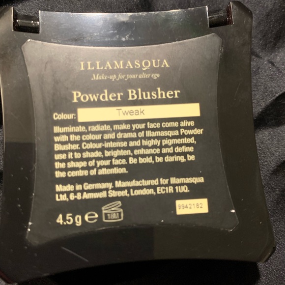 Illamasqua Powder Blusher “Tweak” Swatched & Sanitized - Picture 4 of 6